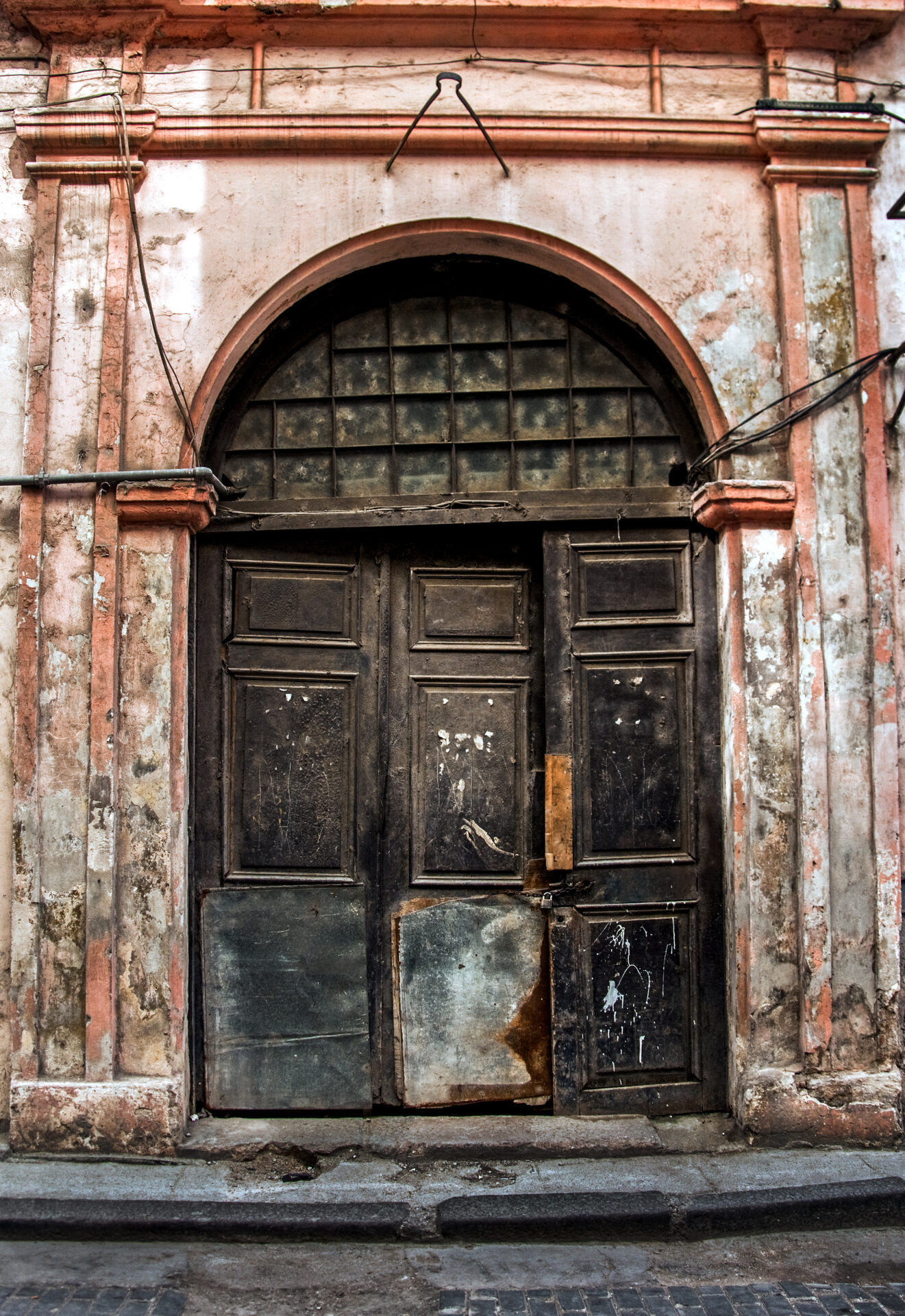 Decadencia y Nostalgia  III  (La Habana)