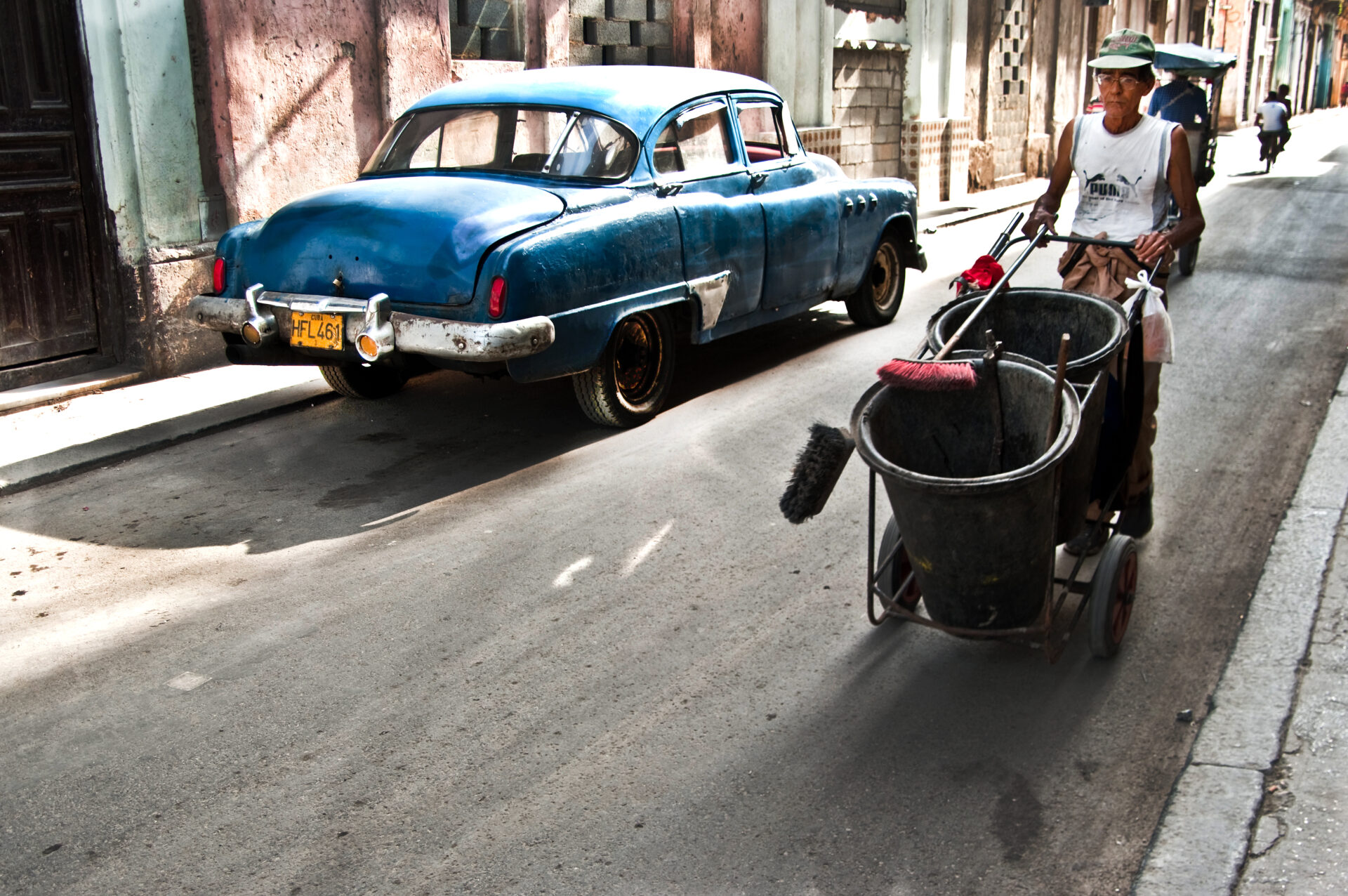 Carro Azul - (La Habana)
