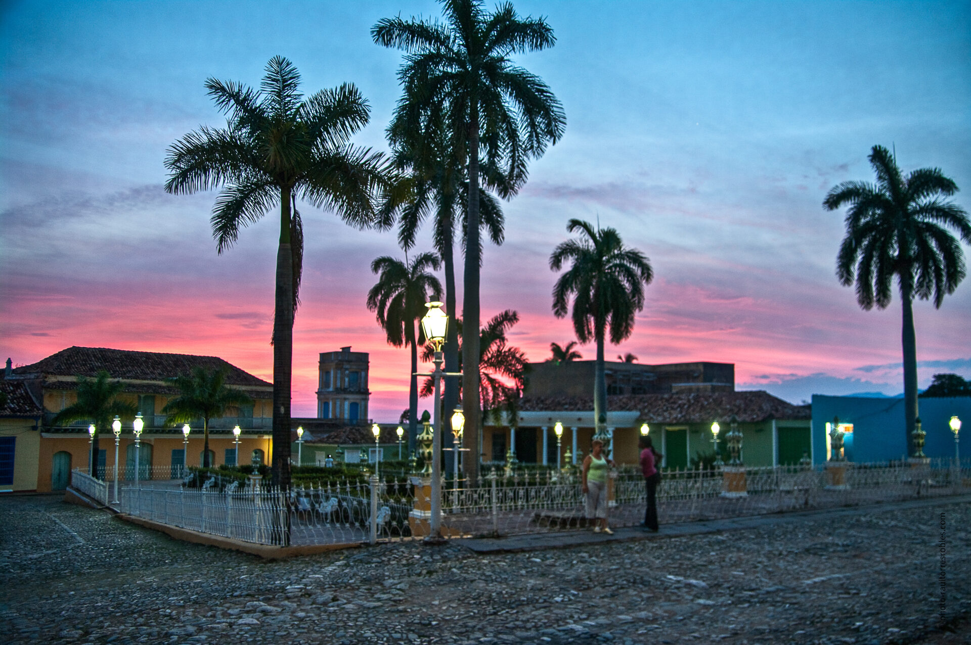 Atardecer en la Plaza Mayor (Trinidad)