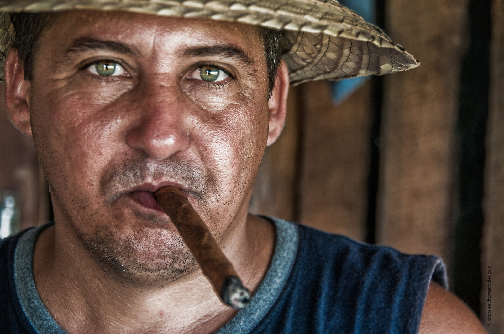 Artesano fabricante de cigarros (Viñales)