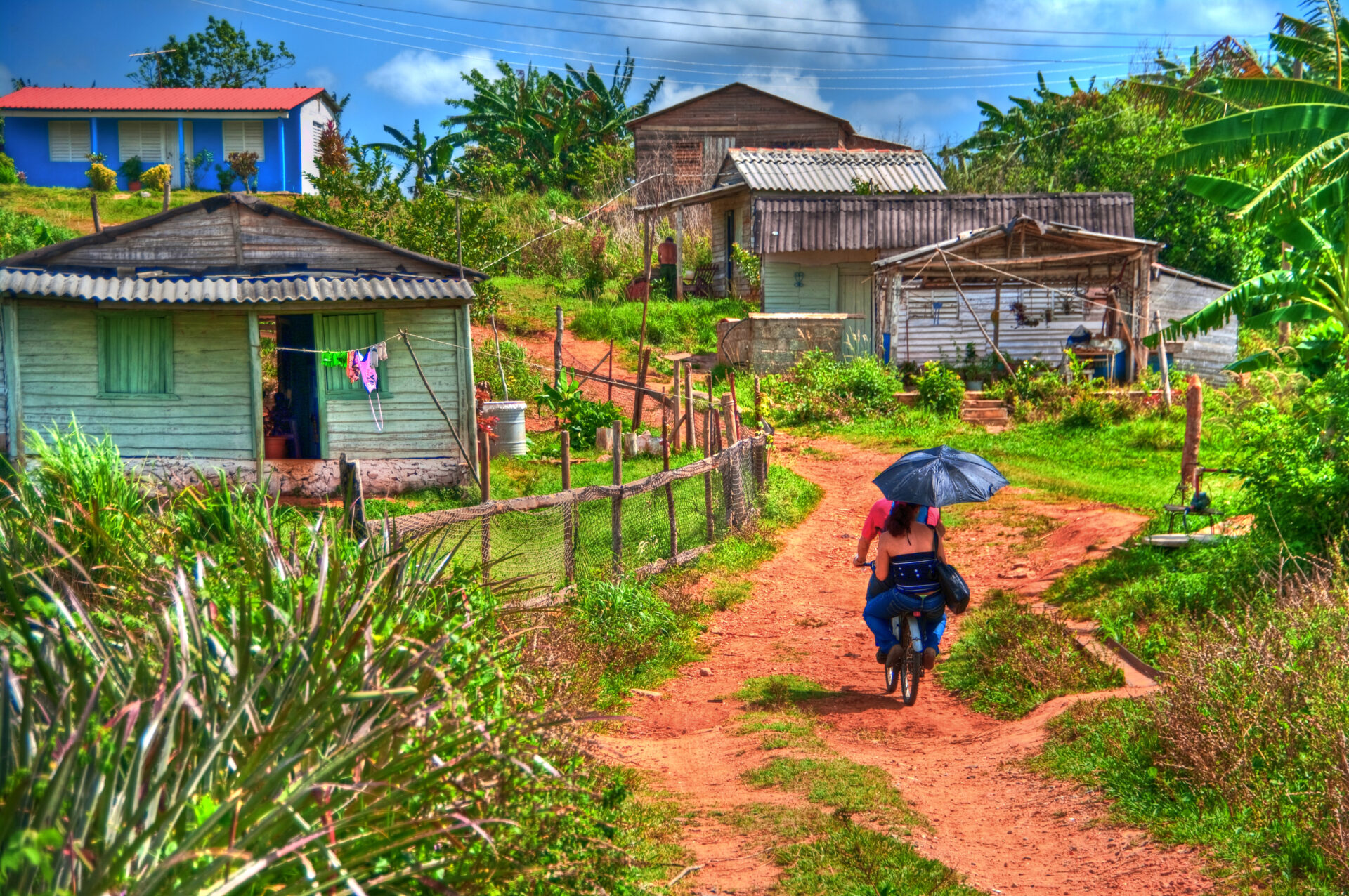 Regresando a casa al atardecer - Viñales